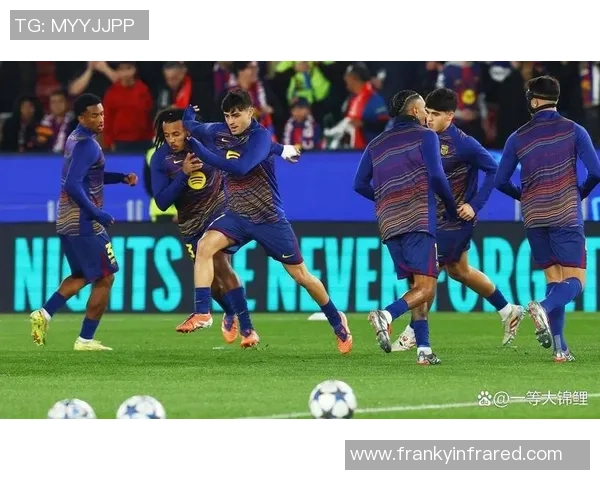 西甲激战：多特蒙德逆转巴萨帽子戏法引发争议判罚全场沸腾