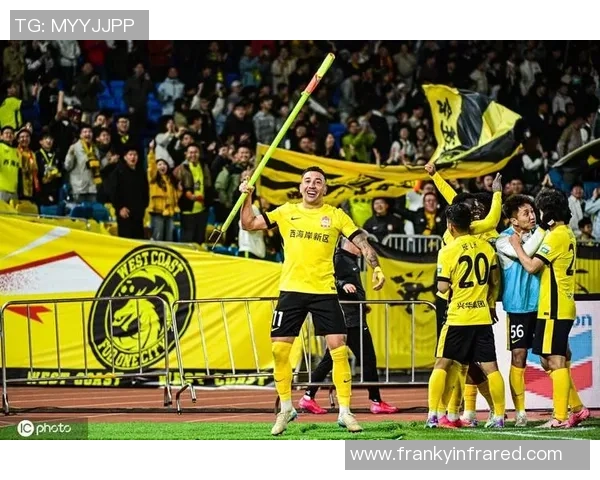 中超激战：多特蒙德险胜曼联乌龙球成比赛转折点引发热议