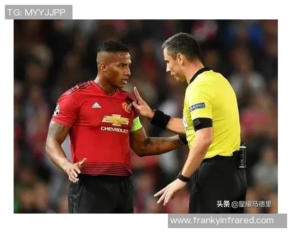 中超激战曼联与波尔图平局红牌争议引发全场热议与战术分析
