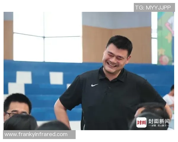 姚明亲临包头篮球盛会与当地青少年共同探讨篮球梦想与未来发展