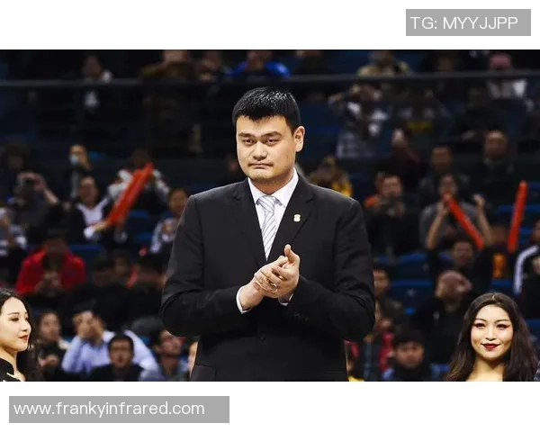 姚明引领上海球队崛起的传奇之路与篮球梦想的追逐