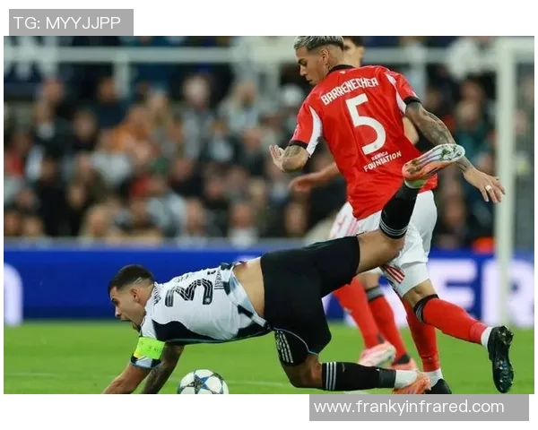 欧冠激战：本菲卡逆转阿森纳四比三乌龙球成比赛转折点分析