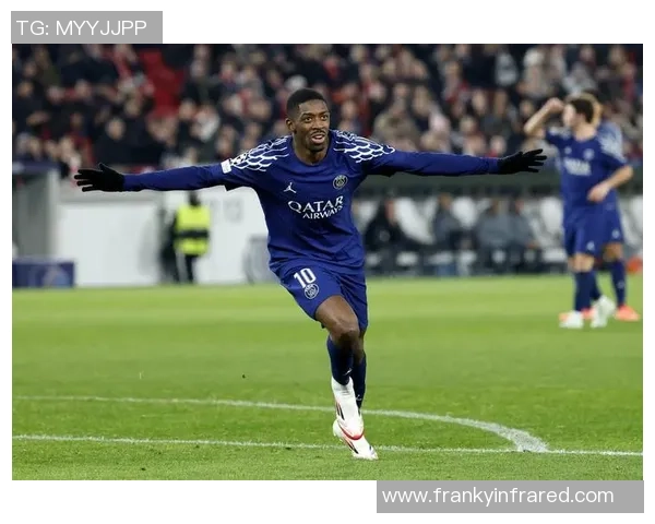 欧联杯激战巴萨与利物浦战成平局帽子戏法引发全场狂欢与转会传闻