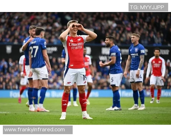 拜仁狂胜利物浦4-0帽子戏法点燃友谊赛历史冷门瞬间