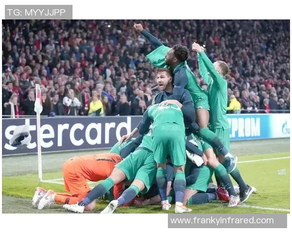 欧冠激战:皇马绝杀热刺全场沸腾战术解析与精彩瞬间回顾 欧冠激战:皇马绝杀热刺全场沸腾战术解析与精彩瞬间回顾