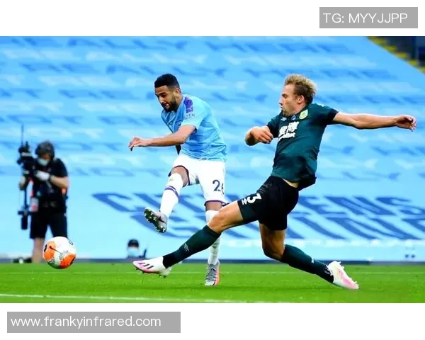 英超激战曼城险胜波尔图四比三全场沸腾瞬间回顾与分析