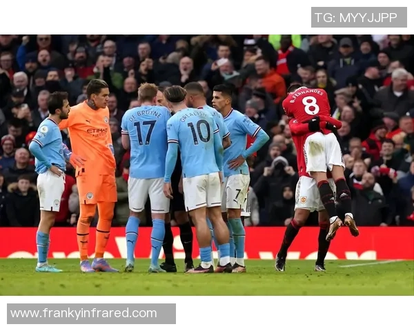 足总杯激战曼市德比曼城与曼联1比1平局补时进球引发全场狂欢 足总杯激战曼市德比曼城与曼联1比1平局补时进球引发全场狂欢